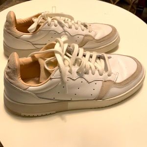 MENS ADIDAS SUPER COURT SZ 10